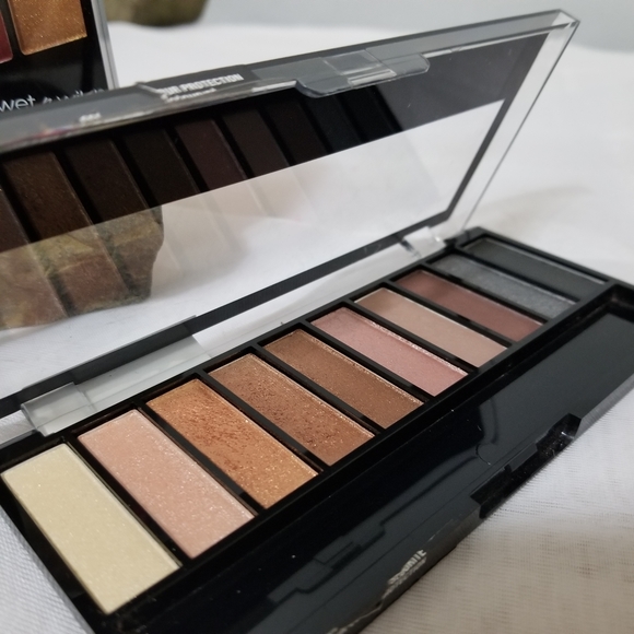 Lot of makeup Eyeshadow Palettes and Foundation stick bundle Wet n Wild - Picture 4 of 5